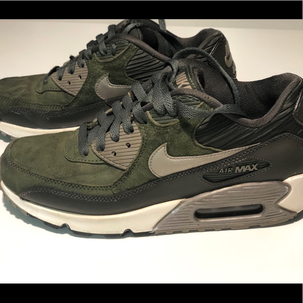 Nike Air Max Suede